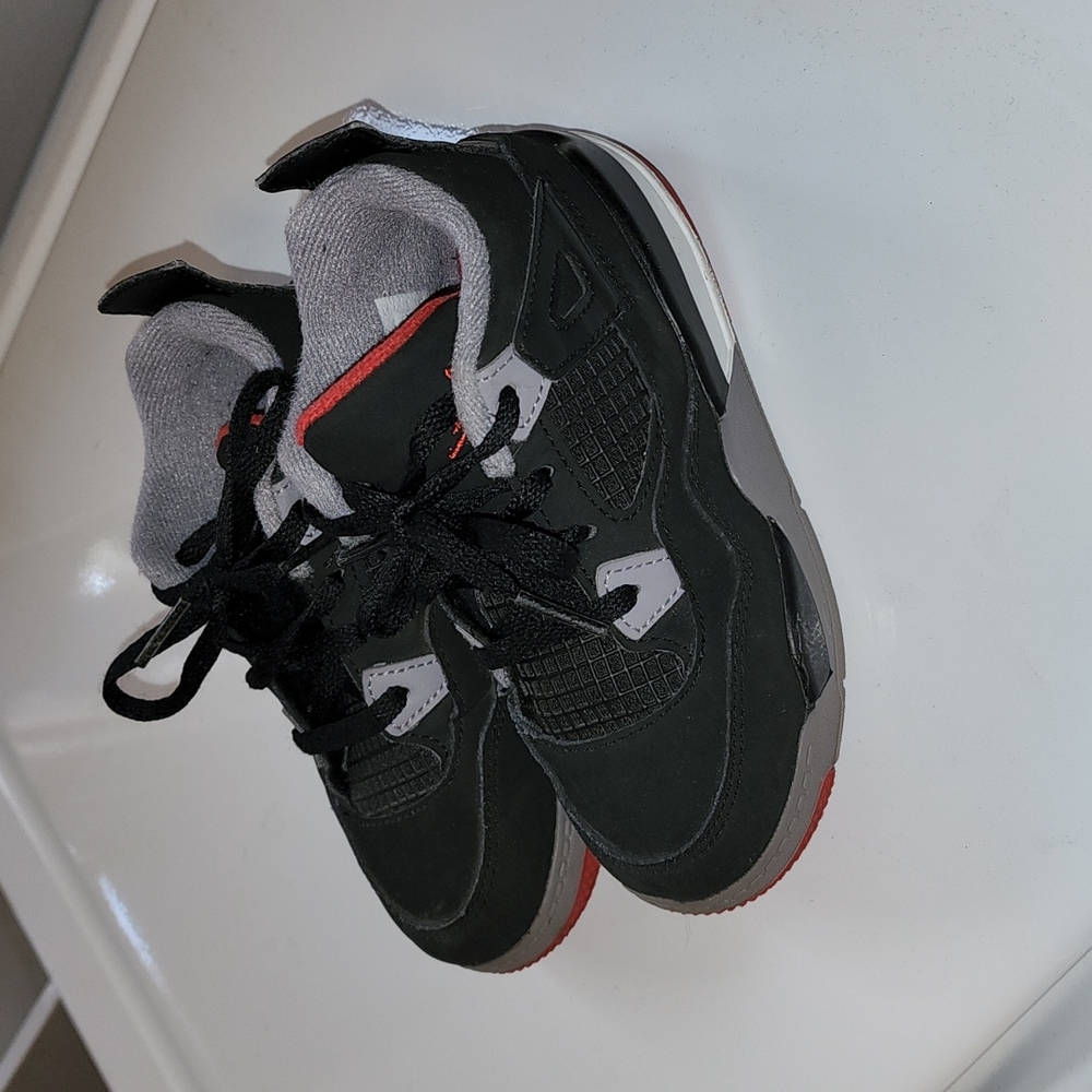 Kids Nike Jordan 4 BRED size 10c